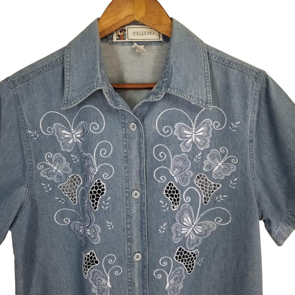Passion-I Womens Blue Denim Butterfly Embroidered Button Down Shirt Sz M 90s